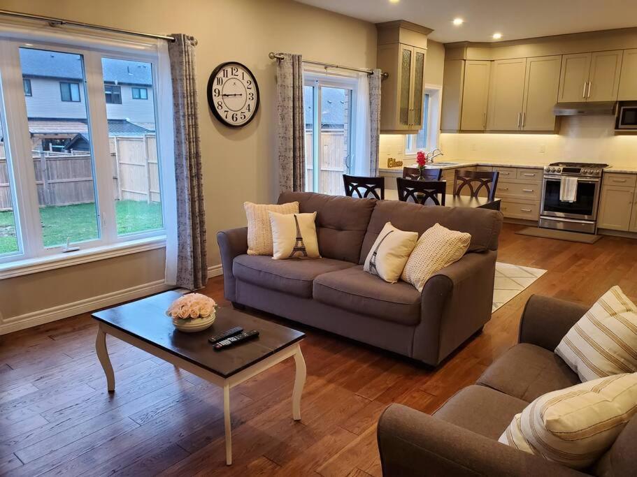 4 Bd Family Retreat Villa Stratford Exterior photo