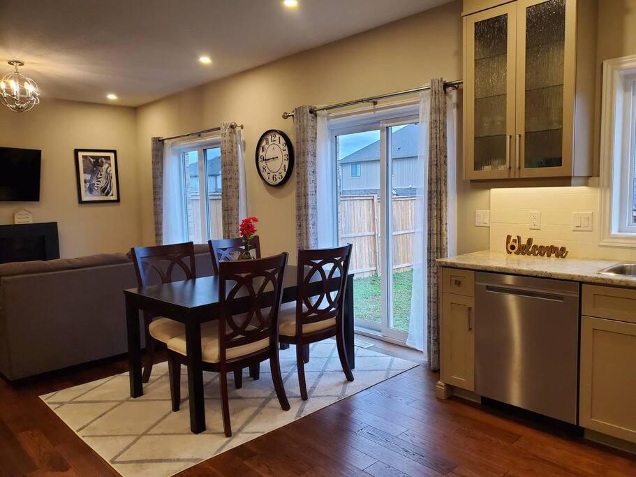 4 Bd Family Retreat Villa Stratford Exterior photo